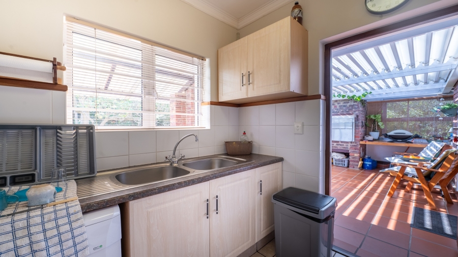 5 Bedroom Property for Sale in Paradise Western Cape